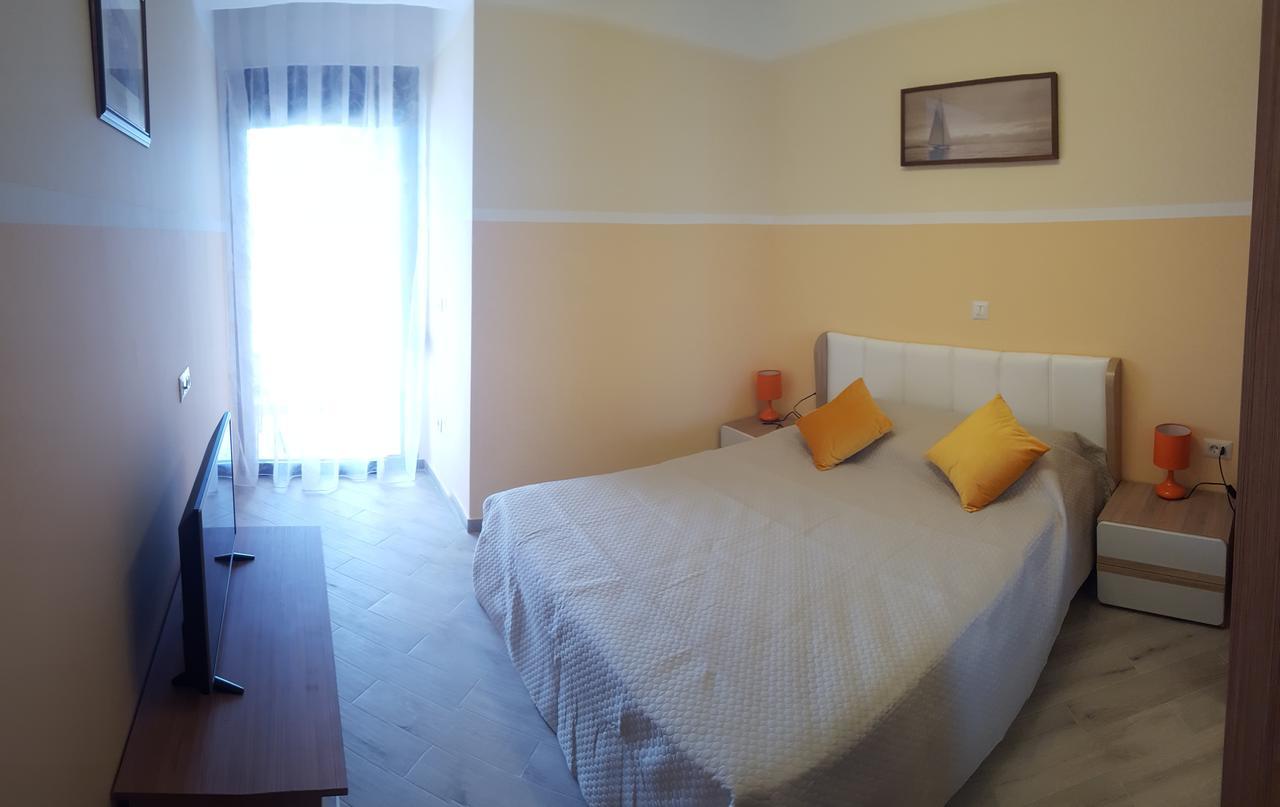 Apartment Sea Space 2 Dobra Voda Exterior foto